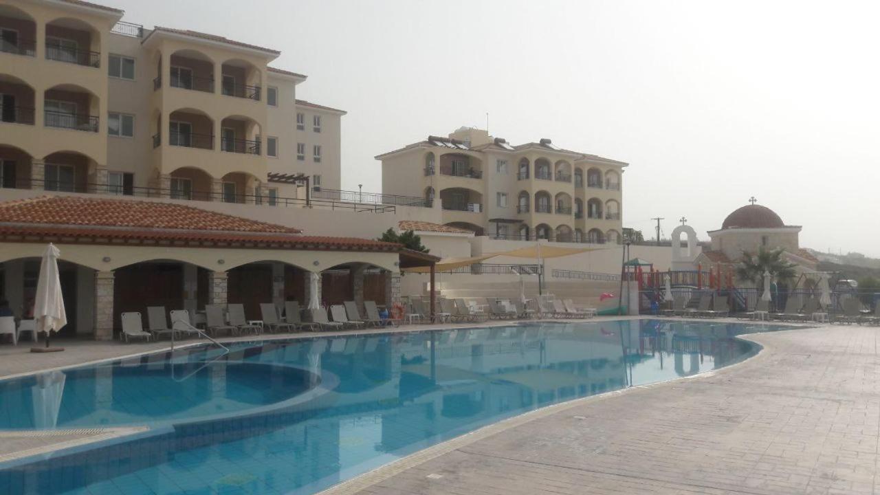 Cozy 2 Bedrooms Apartment In Complex With Swimming Pools And Beautiful View Paphos Eksteriør billede